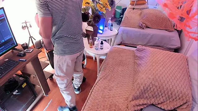 Tom cooper  online show from 10-21-25, 12:59