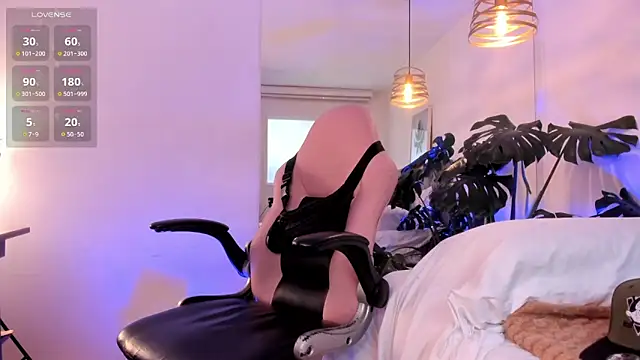 Tom cooper  online show from 12-04-25, 01:10