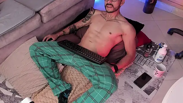 Tom cooper  online show from 03-20-25, 01:48