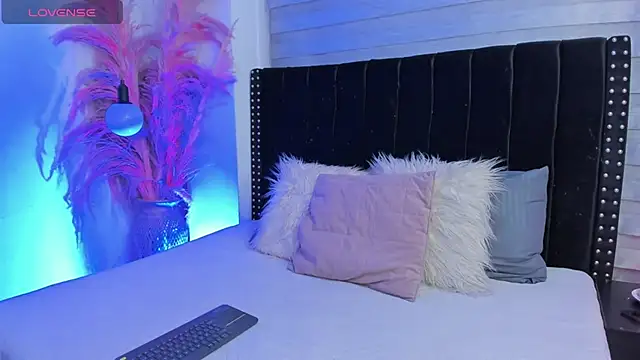 Sofiia-Rubb online show from 09-26-25, 04:52