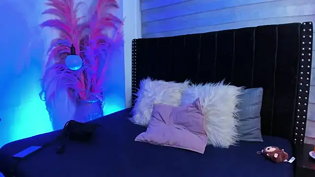 Sofiia-Rubb online show from 09-24-25, 05:47