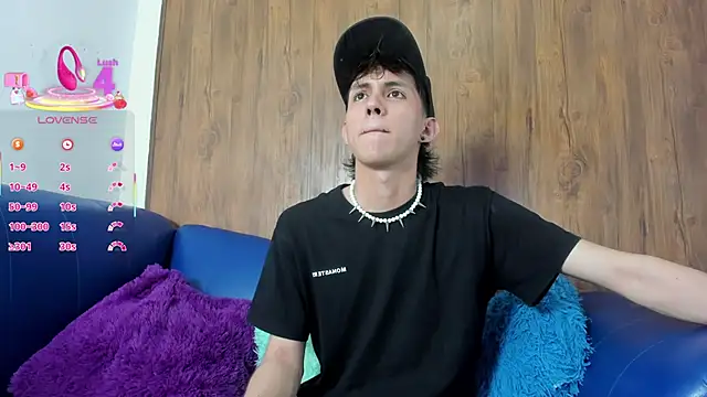 Snapshot of JeanRam18 chatting on 03-19-25, 07:27 JeanRam18 online show from 03-19-25, 07:27