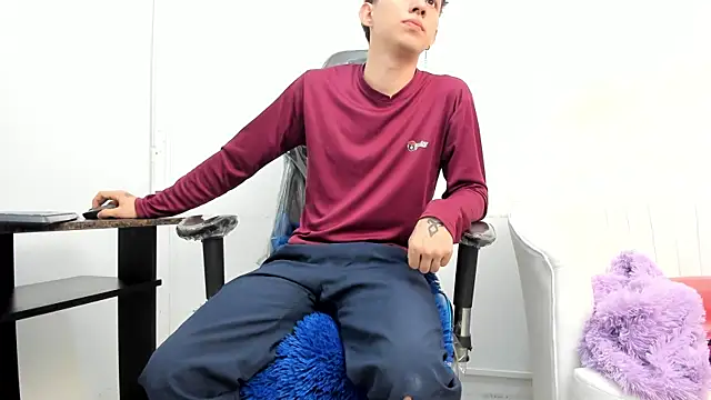 JeanRam18 online show from 02-11-26, 12:16