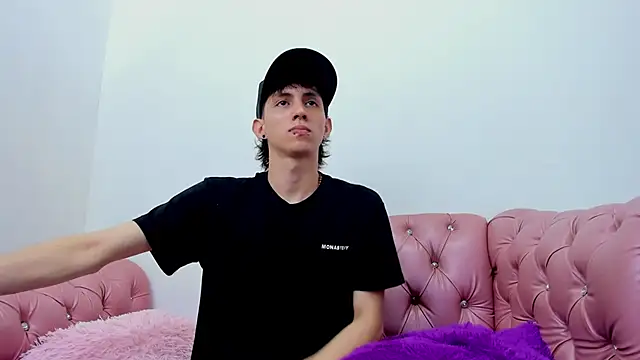 Snapshot of JeanRam18 chatting on 03-21-25, 07:57 JeanRam18 online show from 03-21-25, 07:57