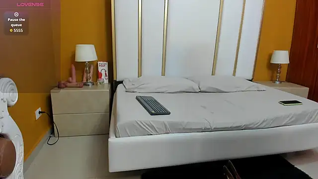 FOXYRIVER  online show from 03-25-26, 12:04