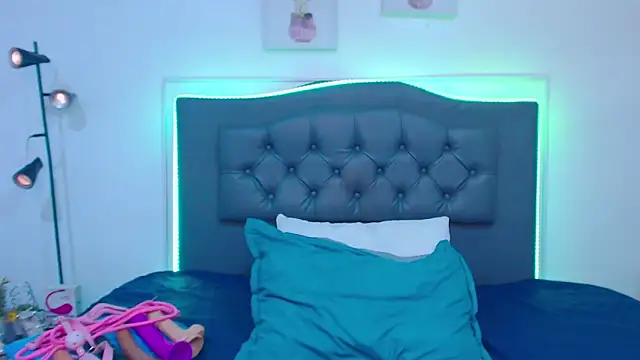 candy lux  online show from 03-12-26, 07:07