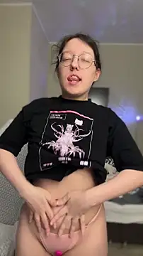 emigooflordXD online show from 11-11-25, 08:09