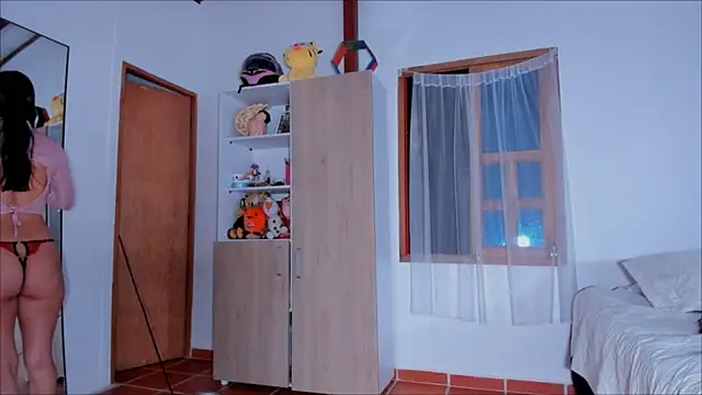 Lauren A online show from 03-19-25, 01:21