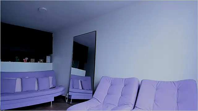 Lauren A online show from 09-18-25, 04:54