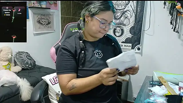 mollyshake1 online show from 11-10-25, 11:15