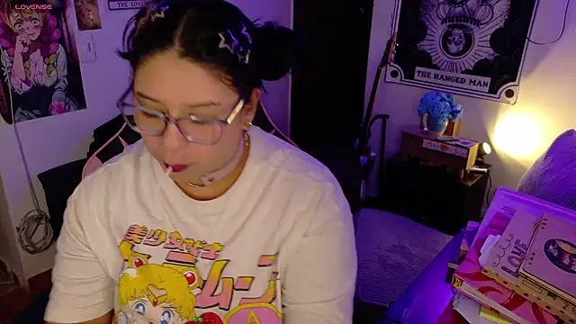 Snapshot of mollyshake1 chatting on 03-28-26, 07:09 mollyshake1 online show from 03-28-26, 07:09