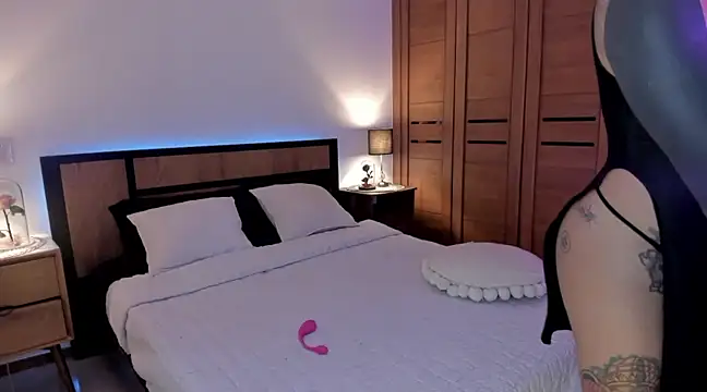 vangie  online show from 03-19-25, 12:04