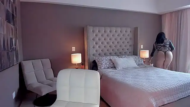 vangie  online show from 11-17-25, 07:51