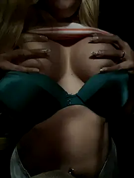 DarianaGuzz online show from 01-07-26, 04:39