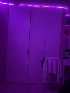 DarianaGuzz online show from 01-13-25, 06:49