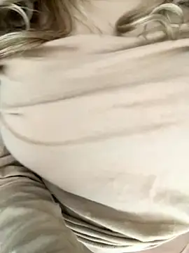 DarianaGuzz online show from 11-05-25, 11:19