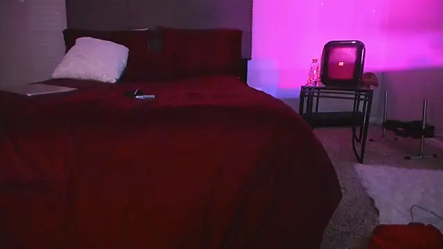 yiauana online show from 11-19-25, 03:06