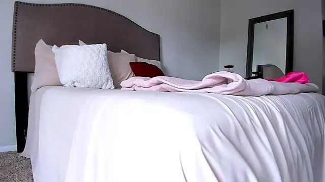 yiauana online show from 10-17-25, 05:37