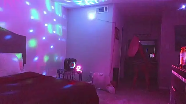 yiauana online show from 02-18-26, 04:10