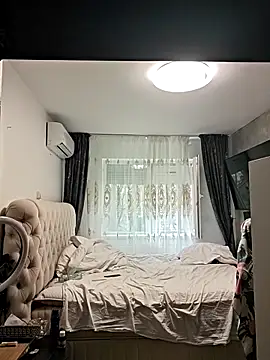 AvaLloyd online show from 02-08-26, 09:40