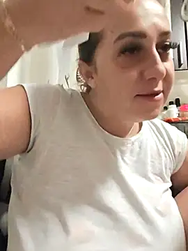 AvaLloyd online show from 10-06-25, 02:46