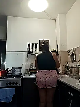 AvaLloyd online show from 09-22-25, 01:17