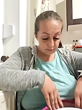 AvaLloyd online show from 09-26-25, 12:39