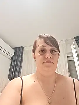 AvaLloyd online show from 03-29-26, 02:46