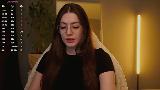 Ester Hill online show from 02-10-26, 03:38