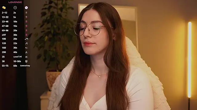 Ester Hill online show from 11-18-25, 01:10