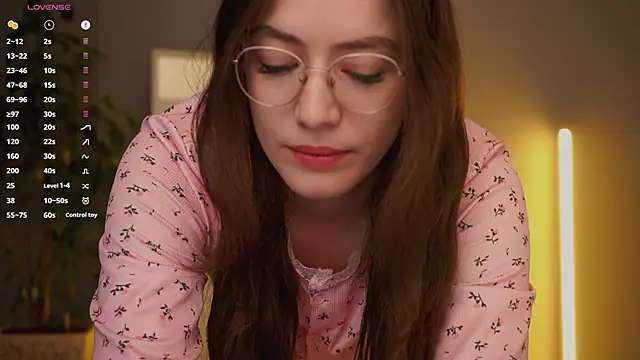 Ester Hill online show from 03-10-26, 03:32