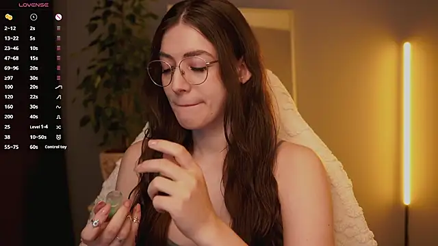 Ester Hill online show from 12-02-25, 01:17