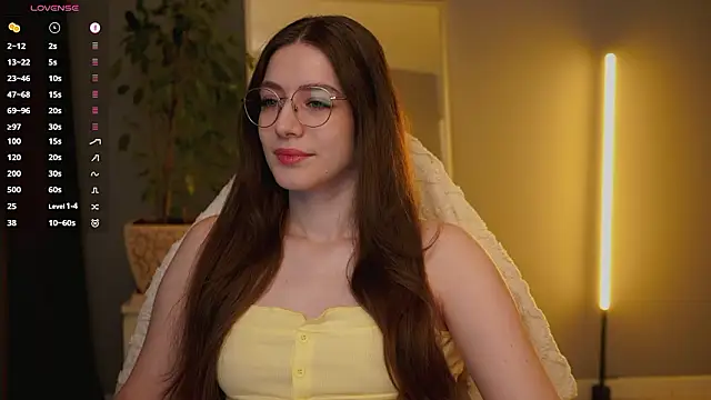 Ester Hill online show from 02-12-26, 03:28