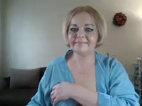 Snapshot of SofiyaPetrova chatting on 03-10-25, 03:30 SofiyaPetrova online show from 03-10-25, 03:30