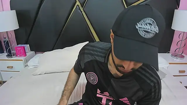 MilanZaire online show from 11-26-25, 12:32