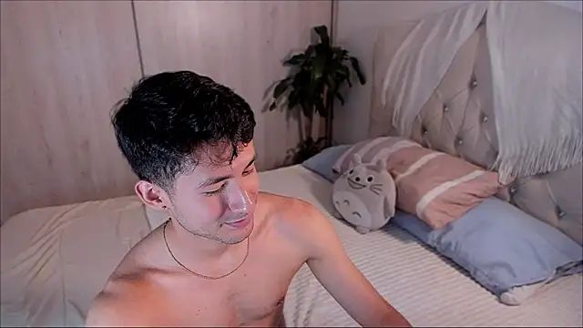 dimitri targaryen online show from 09-18-25, 12:57