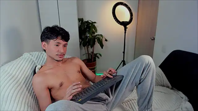 dimitri targaryen online show from 12-31-24, 05:00