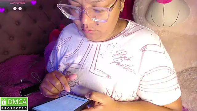 Snapshot of KittyHot20 chatting on 11-18-25, 09:45 KittyHot20 online show from 11-18-25, 09:45