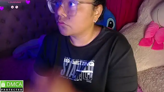 Snapshot of KittyHot20 chatting on 10-30-25, 11:01 KittyHot20 online show from 10-30-25, 11:01