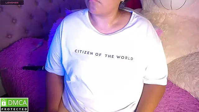 Snapshot of KittyHot20 chatting on 11-21-25, 07:57 KittyHot20 online show from 11-21-25, 07:57