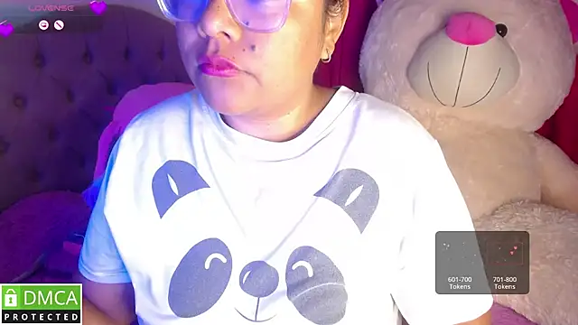 Snapshot of KittyHot20 chatting on 11-11-25, 02:56 KittyHot20 online show from 11-11-25, 02:56