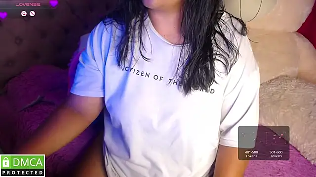 Snapshot of KittyHot20 chatting on 11-12-25, 10:57 KittyHot20 online show from 11-12-25, 10:57