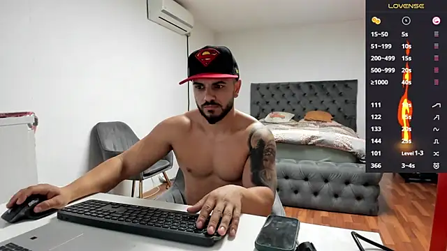 supermanboy94 online show from 10-24-25, 05:39