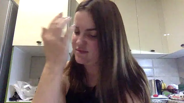 Karolina llove online show from 09-30-25, 08:04