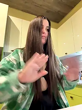 Karolina llove online show from 10-21-25, 11:59