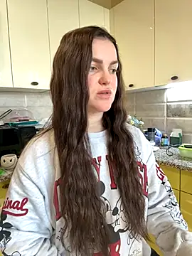 Karolina llove online show from 10-13-25, 11:12