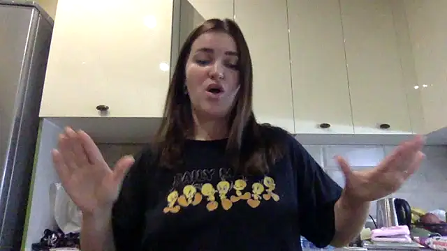 Karolina llove online show from 09-28-25, 08:27