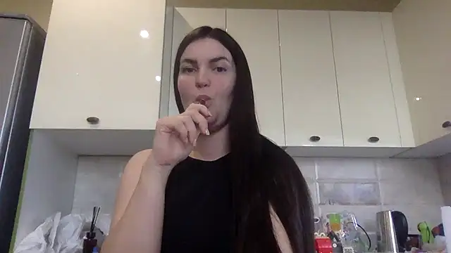 Karolina llove online show from 10-03-25, 01:23
