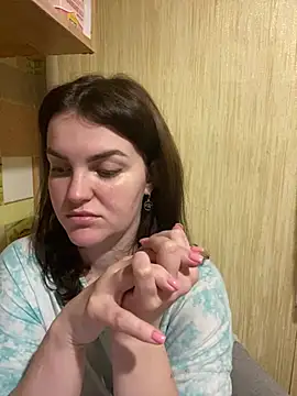 Karolina llove online show from 02-15-25, 06:12
