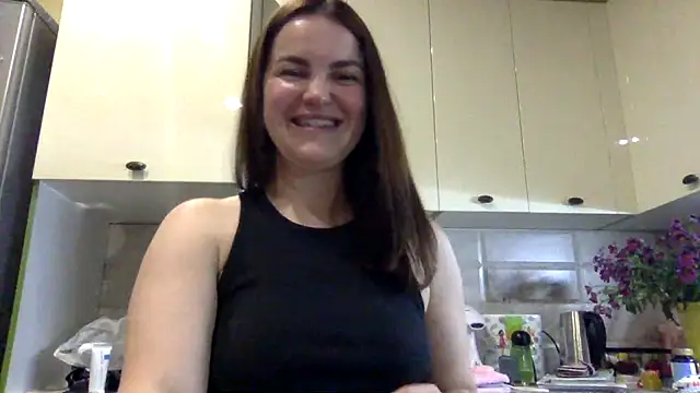 Karolina llove online show from 09-15-25, 09:04